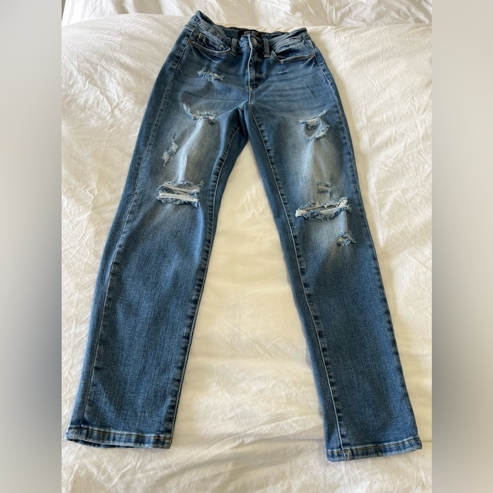Judy Blue | Boyfriend Fit Jeans | Size  3/26 | Distressed Medium Wash